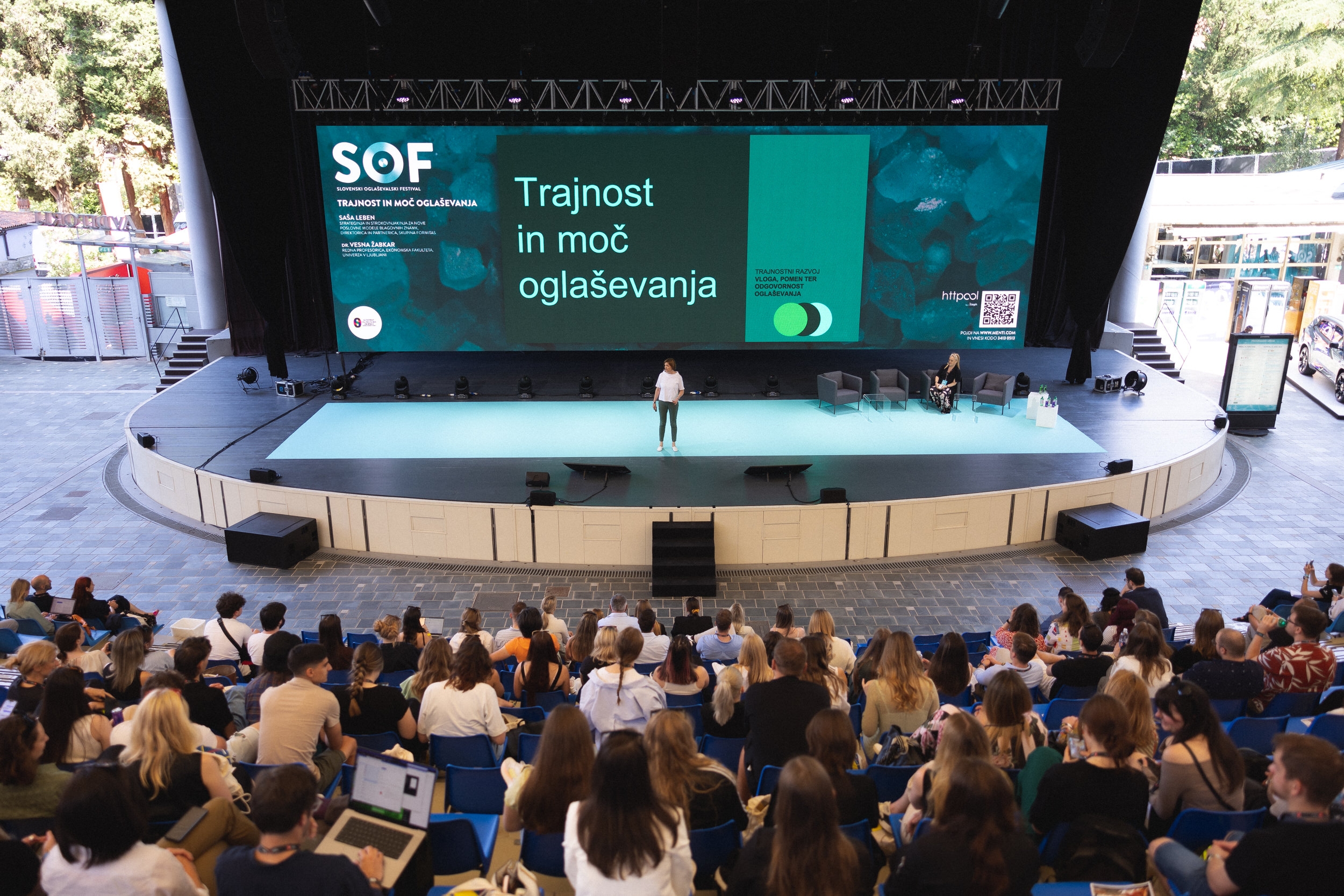 Junija 2023 se je v Avditoriju v Portorožu odvijal že tradicionalni 32. SOF. Letošnja rdeča nit S - paideia_events_32sof_012