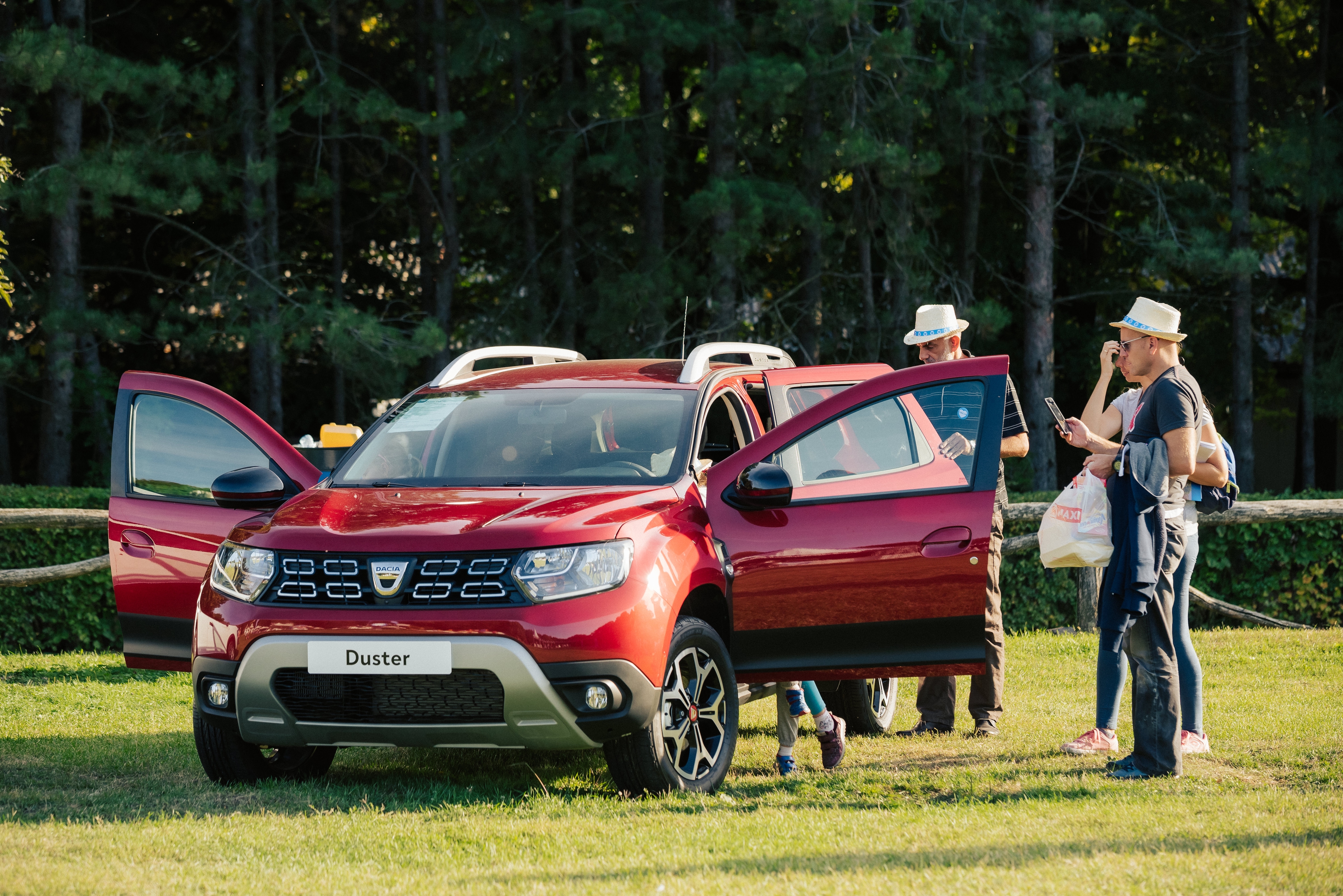 Organizacija Dacia družinskega piknika na Fruški gori v Srbiji. Event agencija Paideia Events.