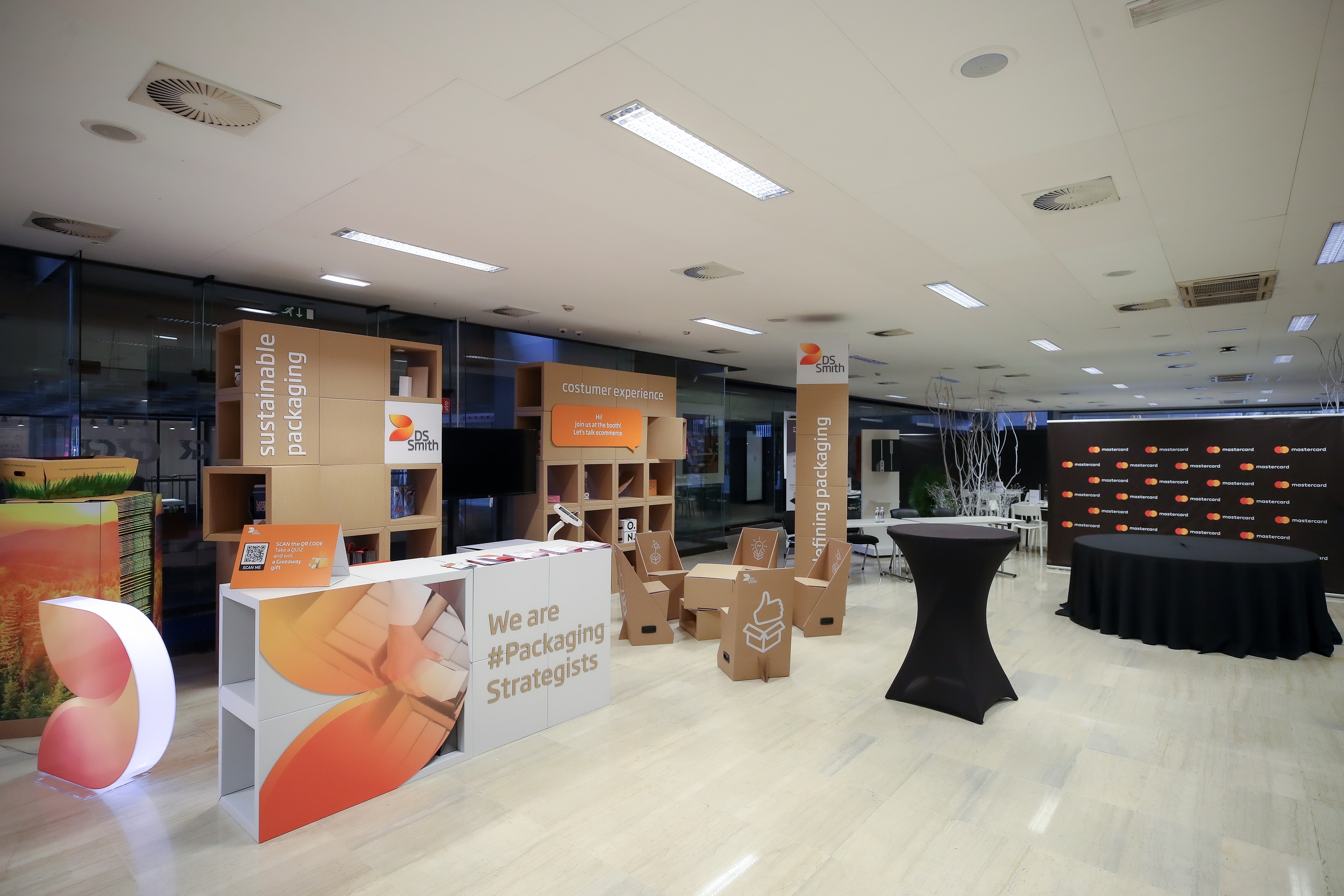 Organizacija ecommerce konference - Ecommerce Day 2019 na Gospodarskem razstavišču. Agencija za organizacijo dogodkov Paideia Events.