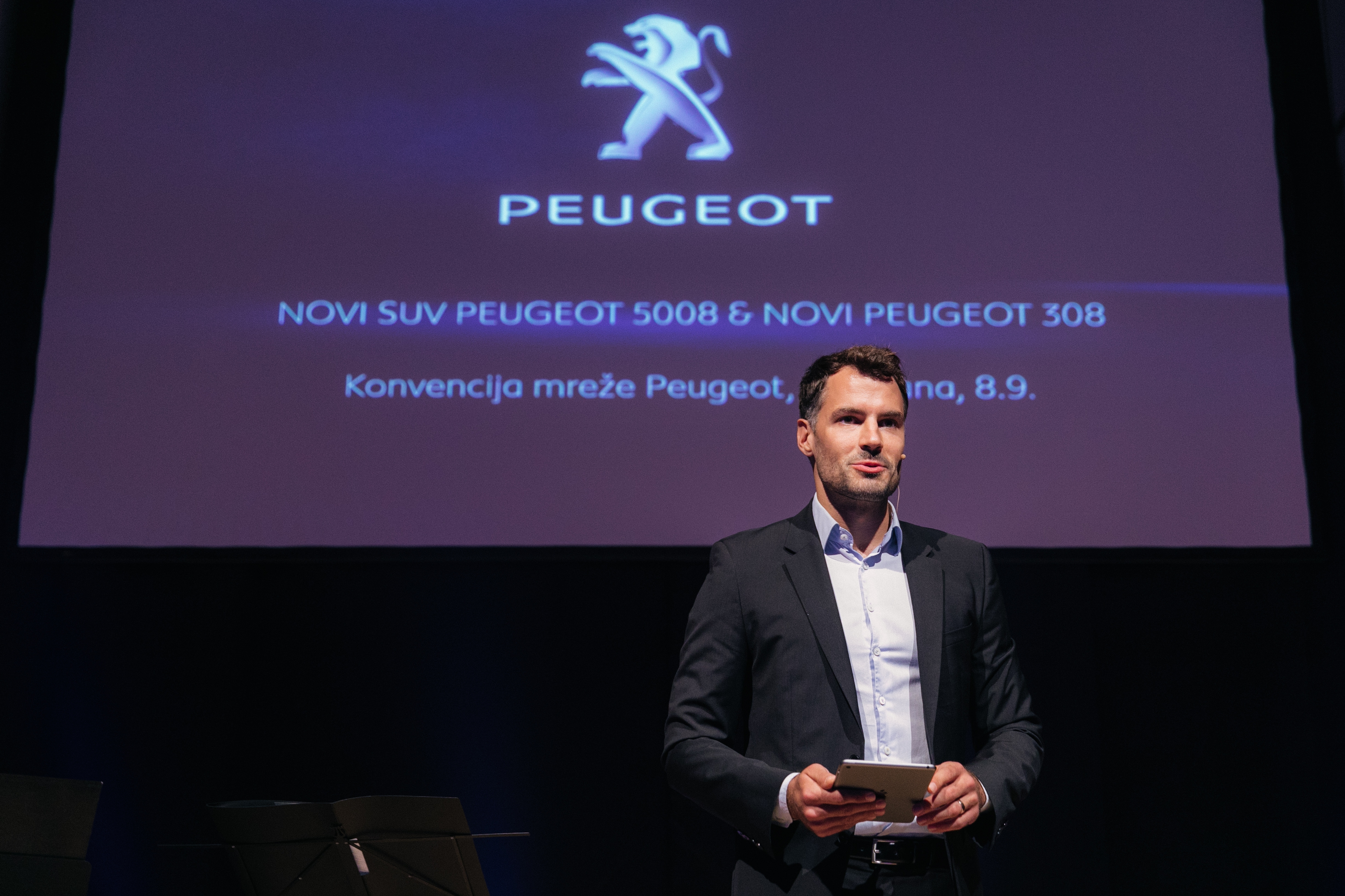 Na Ljubljanskem gradu so se zbrali poslovni partnerji, novinarji in drugi ljubitelji francoskih j - projekti/Paideia-Events-Peugeot-kon