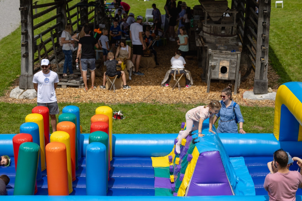 Ob 100 letnici podjetja Emil Frey smo poskrbeli za organizacijo dogodka za zaposlene podjetja in  - emilfrey_100let/ef-piknik-2024-324