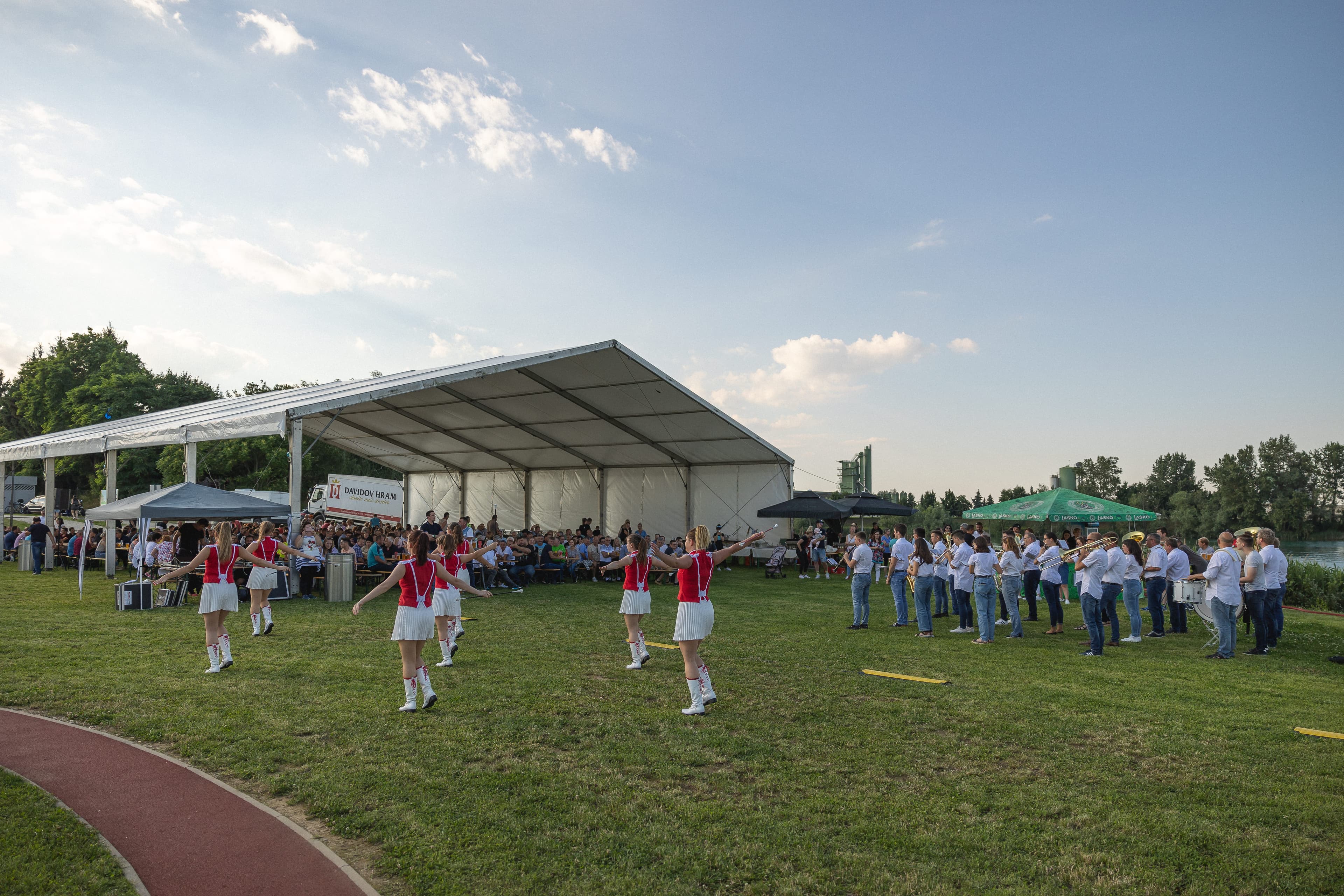 Organizacija dogodka za zaposlene ob 100-letnici skupine Panvita in 70-letnici skupine Pomgrad. Agencija za organizacijo dogodkov Paideia Events.