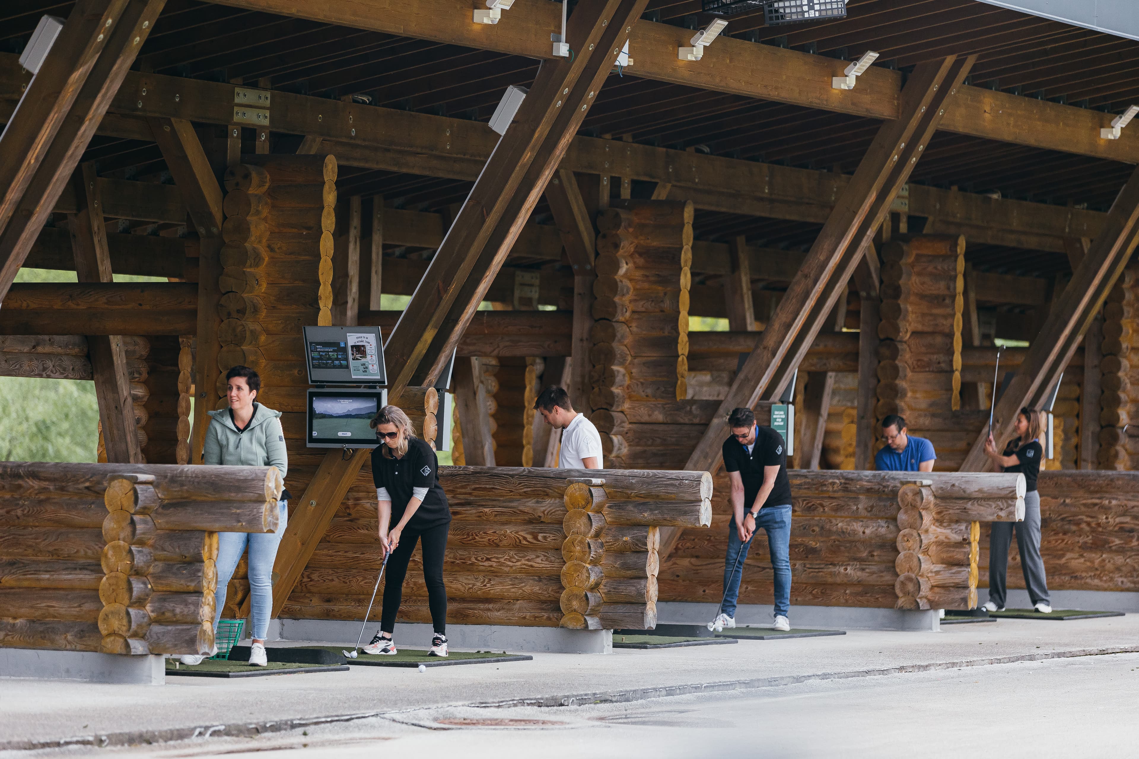 Organizacija Uradne otvoritve novih poslovnih prostorov podjetja Aero Polyplast na Komendi. Organizacija dogodkov Paideia Events.