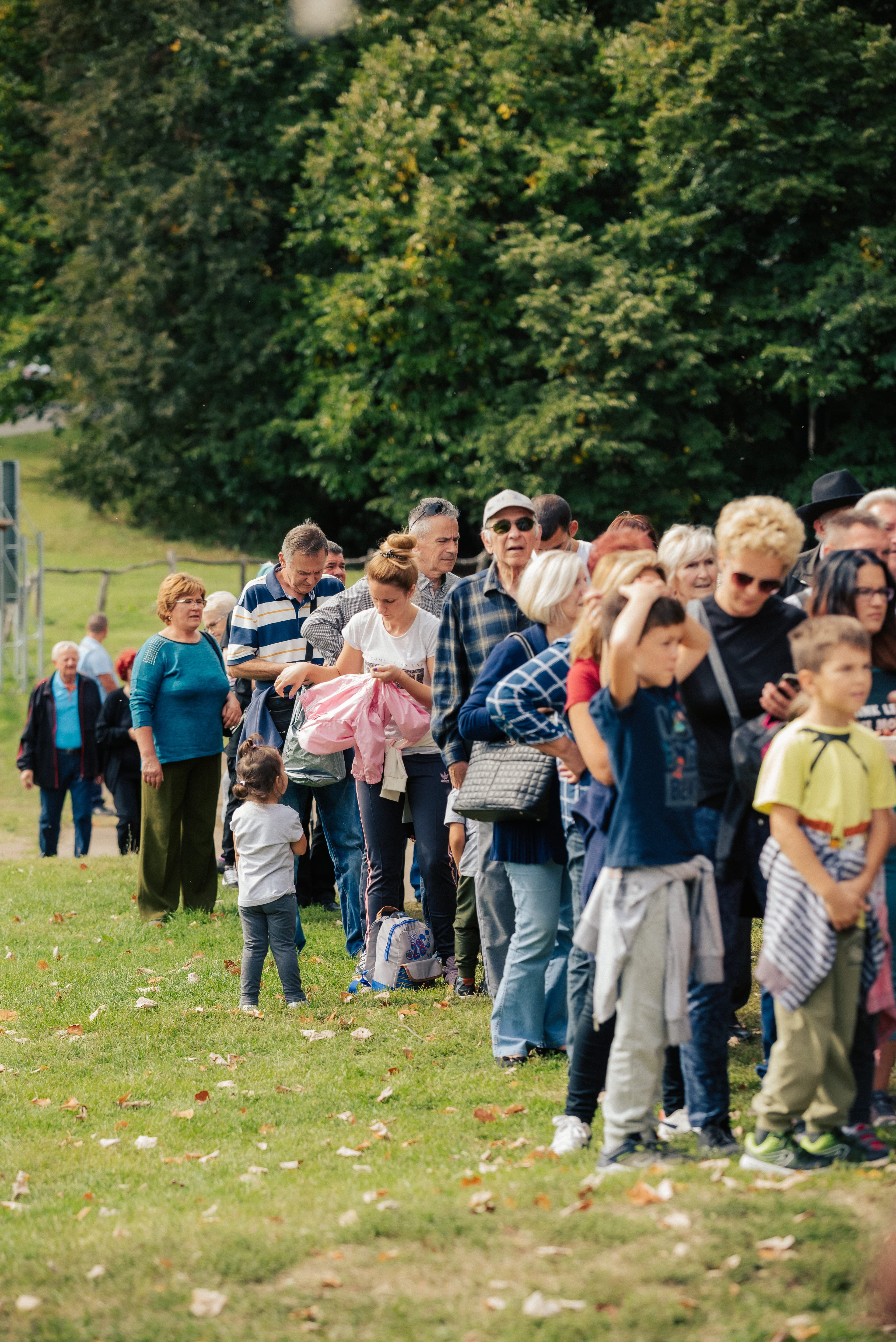 Organizacija Dacia družinskega piknika na Fruški gori v Srbiji. Organizacija prireditev Paideia Events.