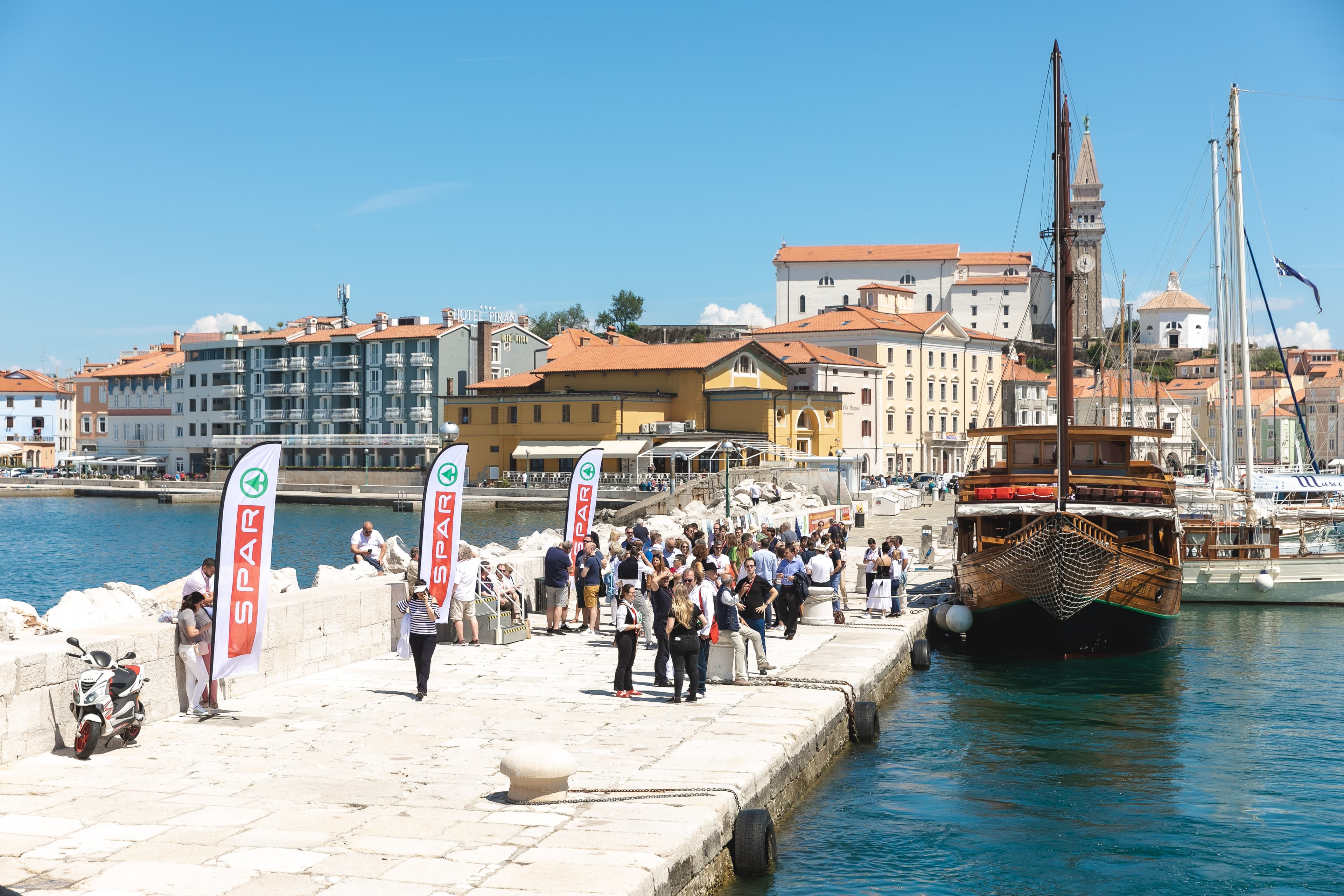 Organizacija mednarodnega kongresa Spar v Ljubljani in Portorožu. Organizacija dogodkov Paideia Events.