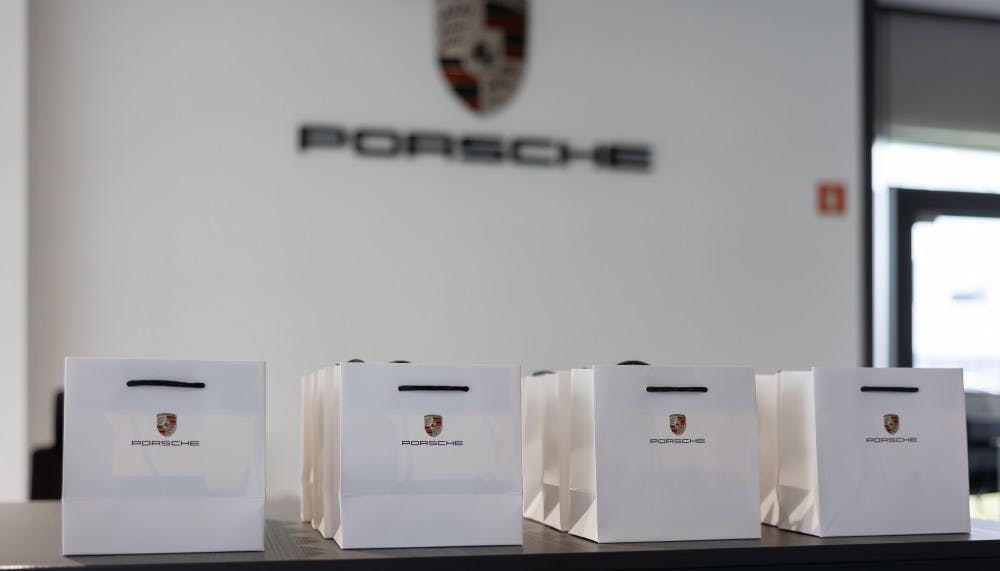 Before the official launch of the new Porsche Macan, we organised a secret event for the invited  - porsche_maccann_sneakpeek/porsche-m